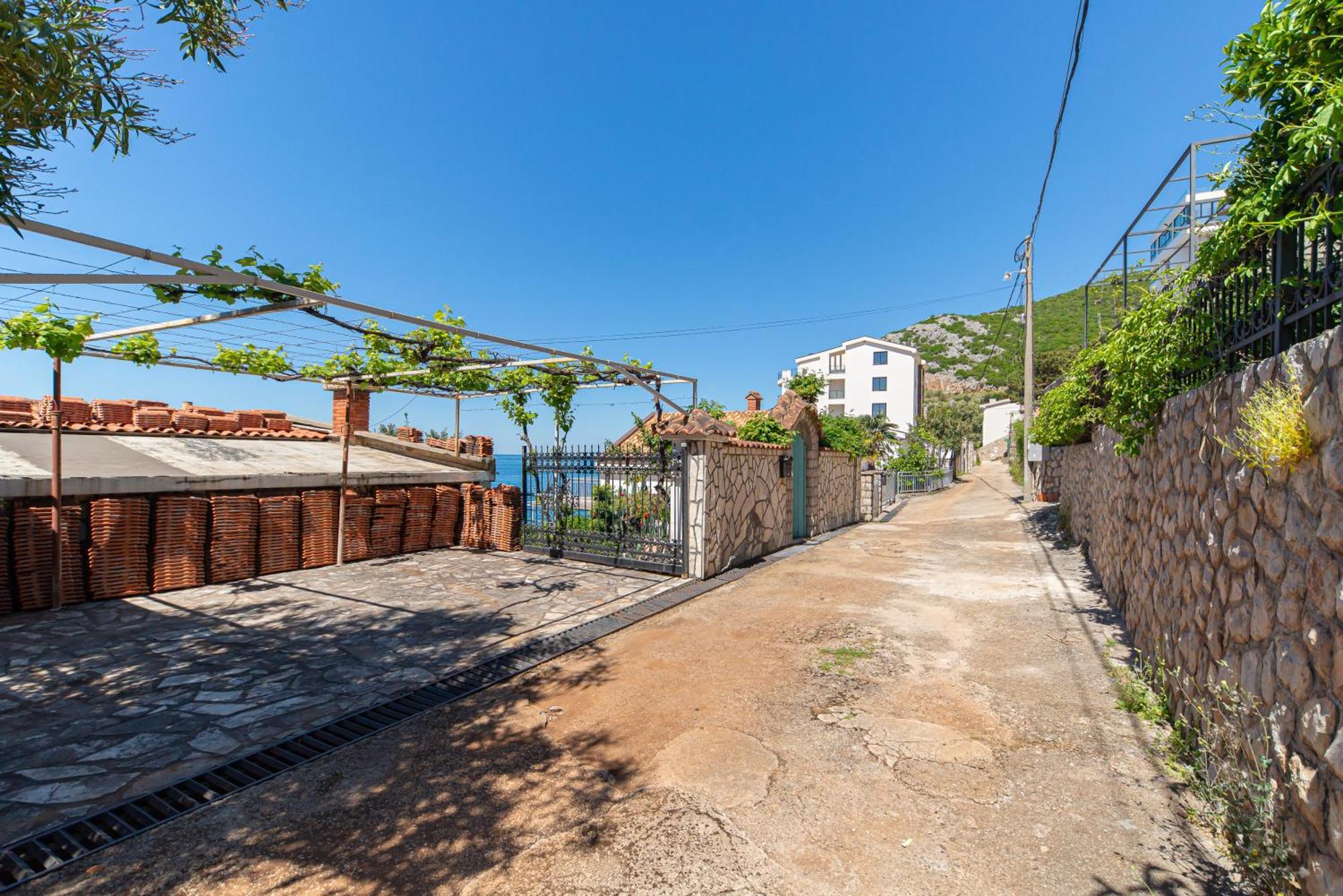 Vila Dora Добра вода Екстериор снимка